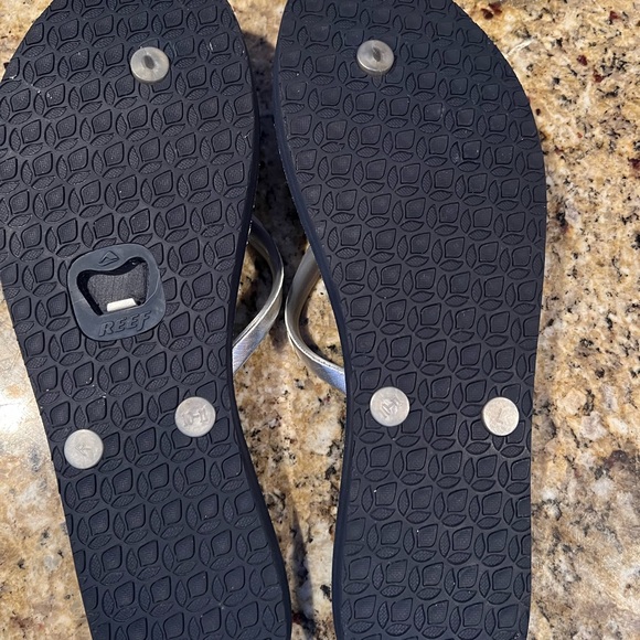 Women’s Size 11 Corona Reef Flip Flop Blue and Silver. Bottle opener. Like New. - Picture 2 of 4